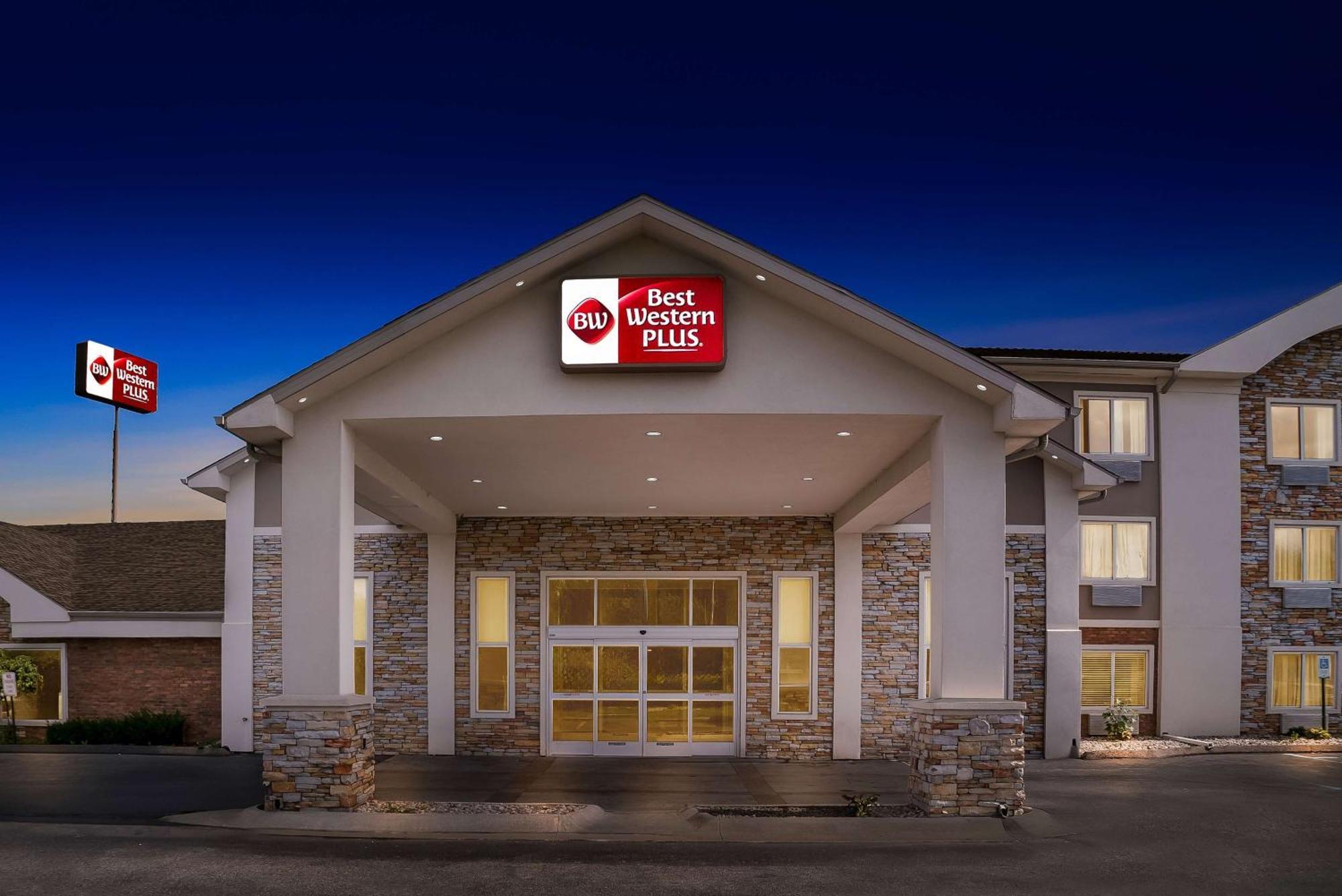 Western Airport & 3*