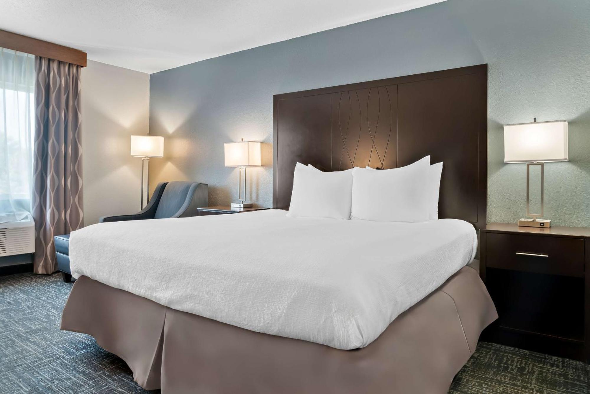 Hotel Western Airport & Flint