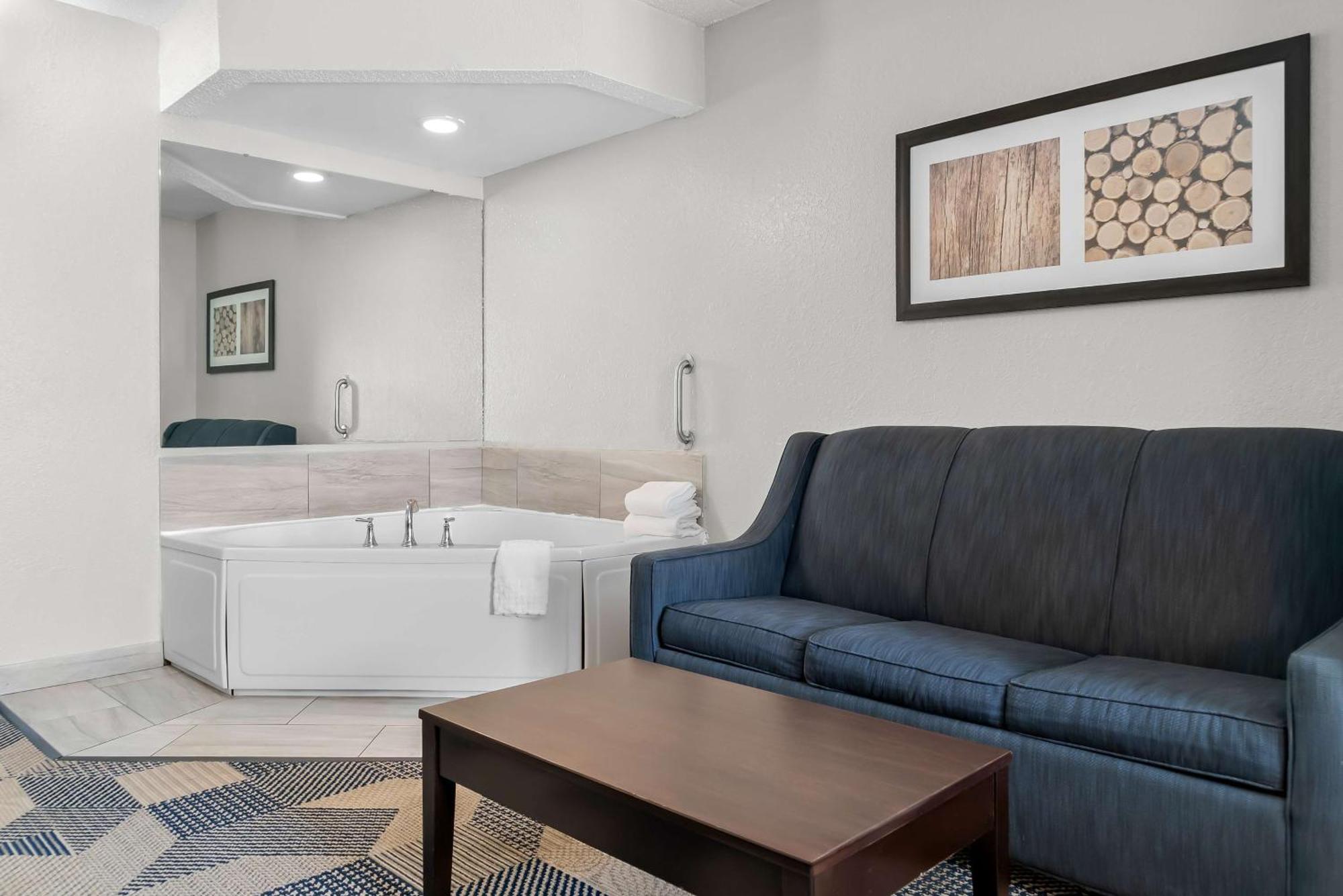 Western Airport & Hotel 3*