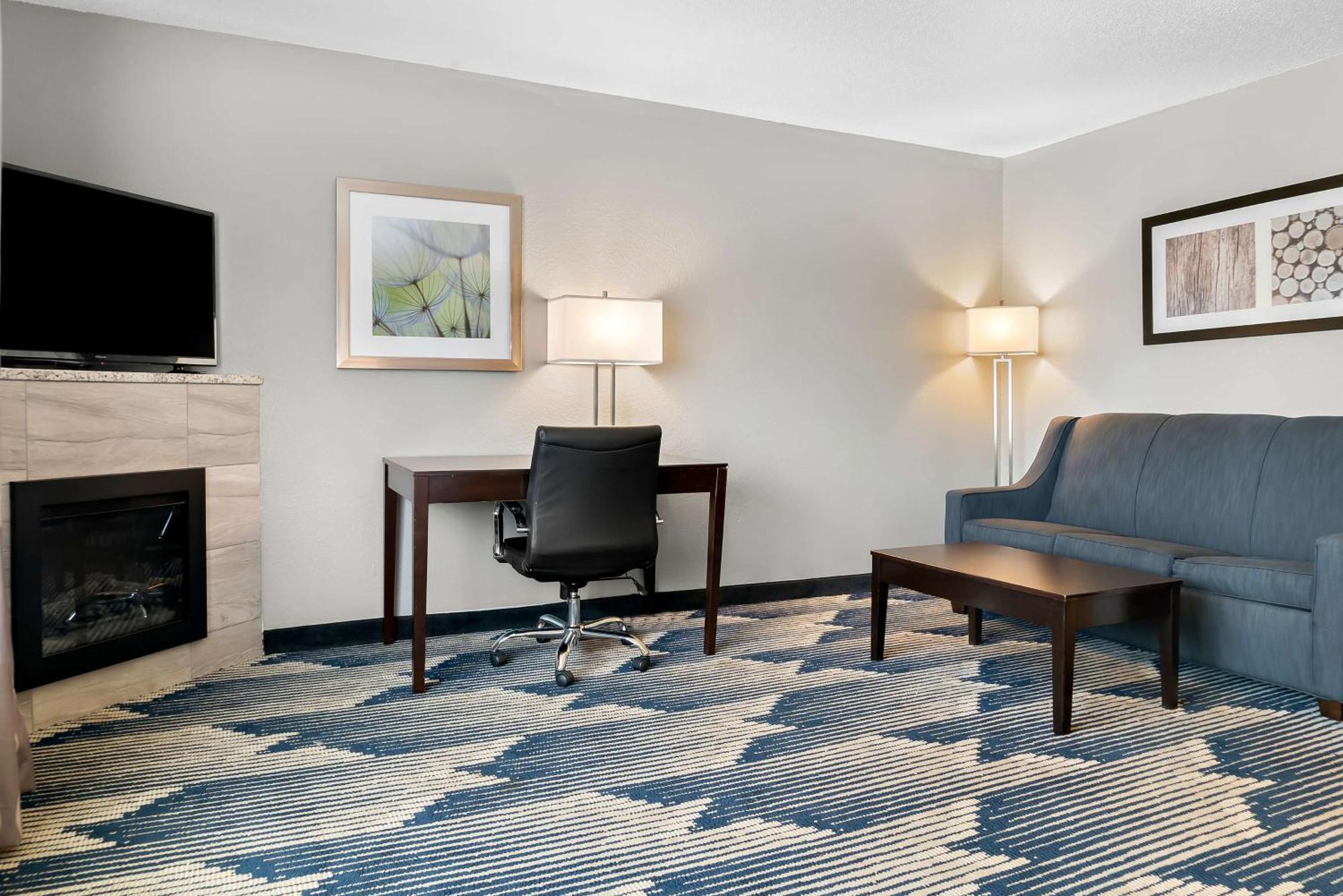 Western Airport & Hotel 3*