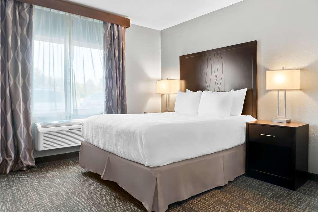 Hotel Western Airport &