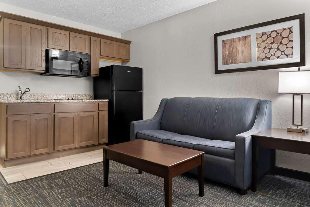 Hotel Western Airport &