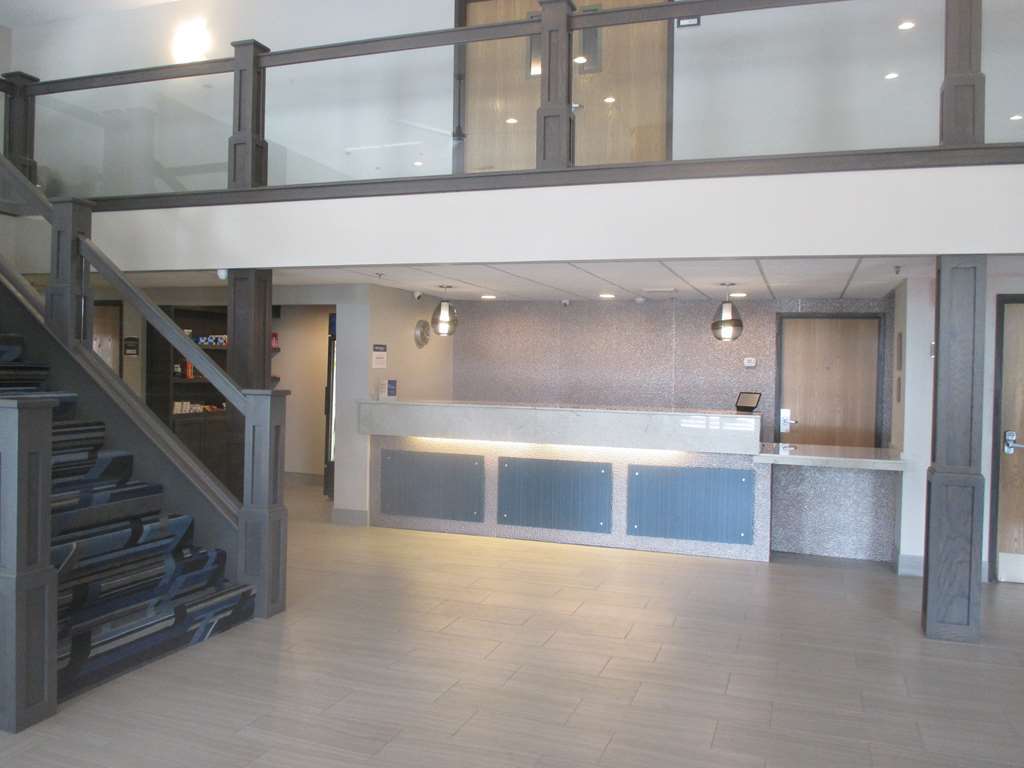 Western Airport & 3*