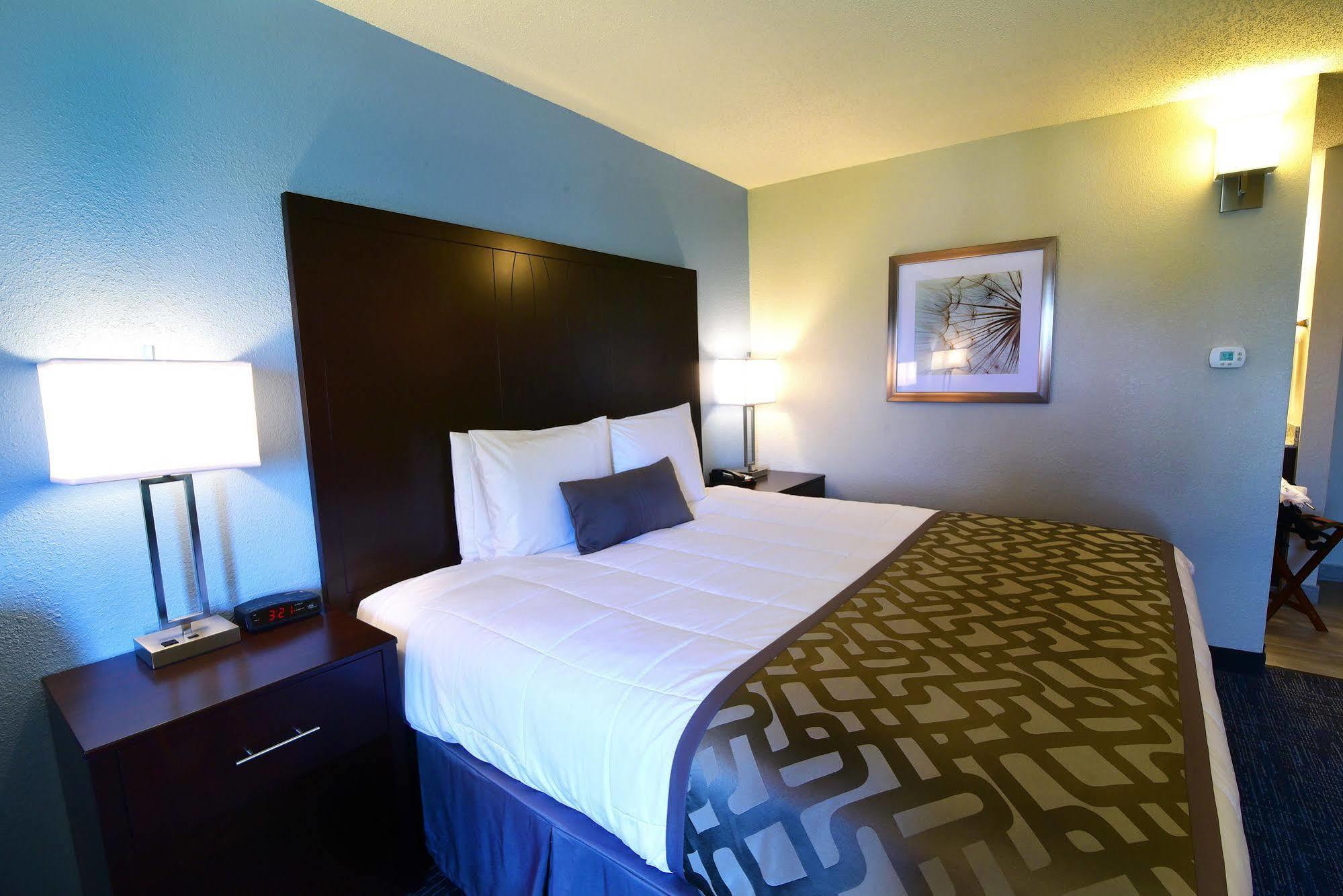 Hotel Western Airport &